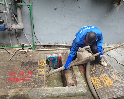 沈河清掏化粪池